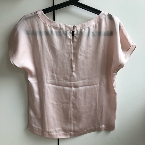 Aritzia Talula light pink flowy top - Picture 2 of 4